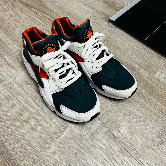 💥SOLD💥 MIAMI DOLPHIN NIKE HUARACHE - Picture 6 of 9